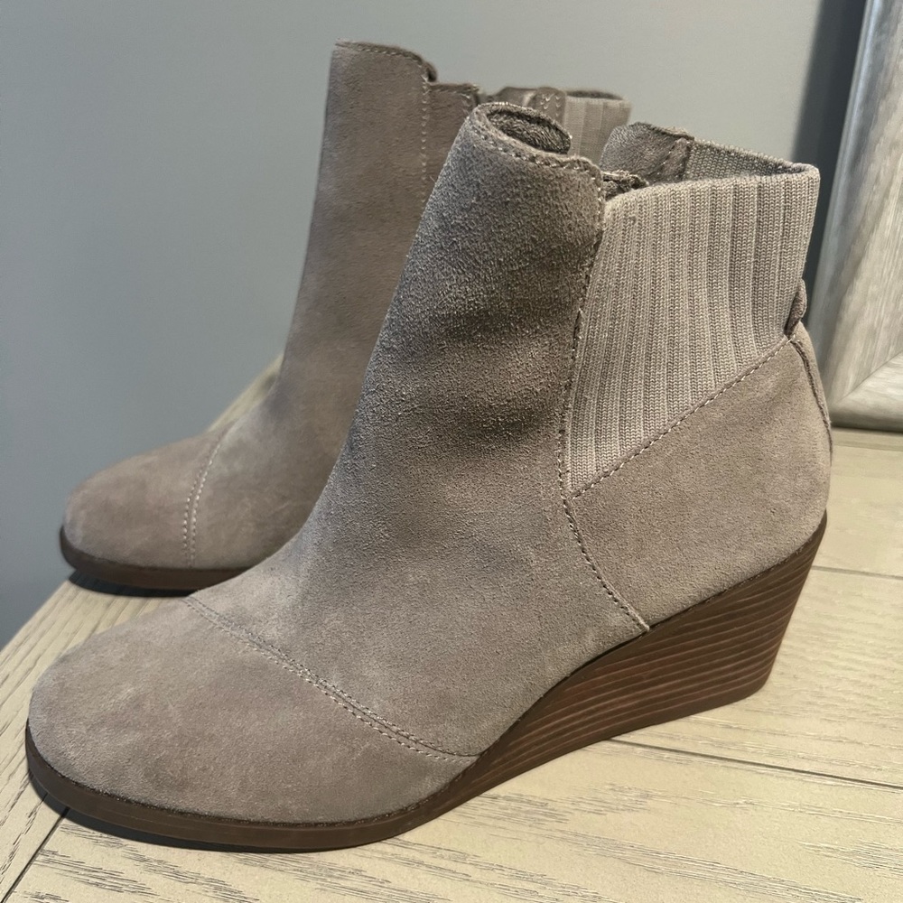 TOMS Gray Sadie Wedge Boot (new w/o tags & box)